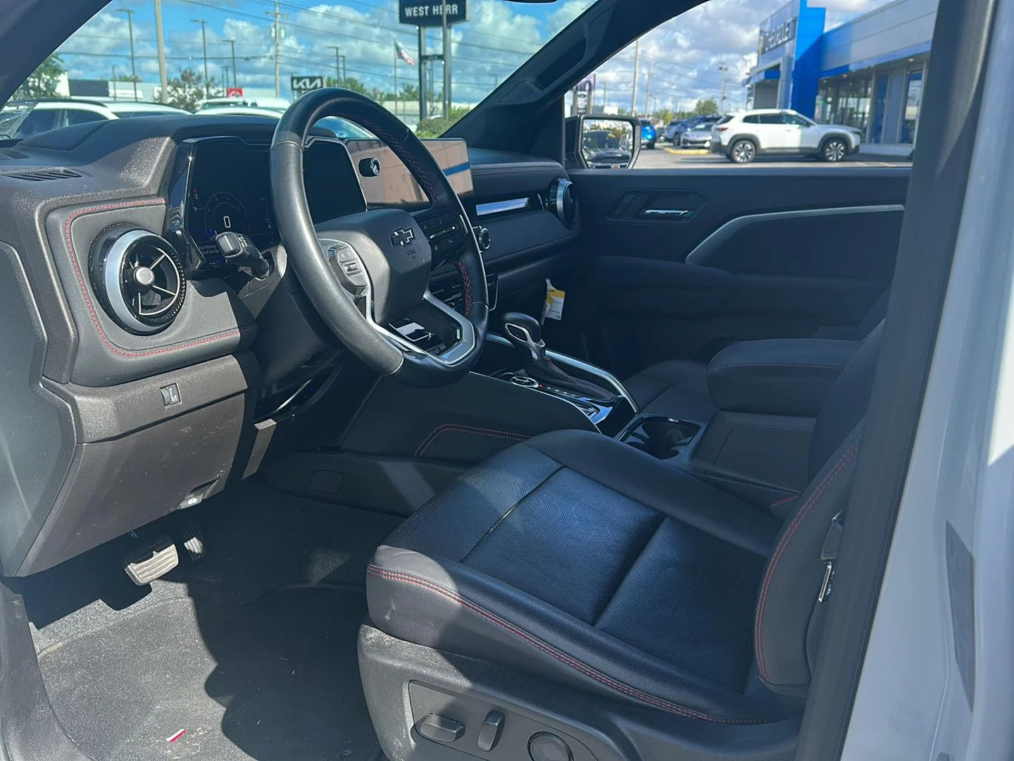 Used 2023 Summit White Chevrolet 4WD Z71 image 7