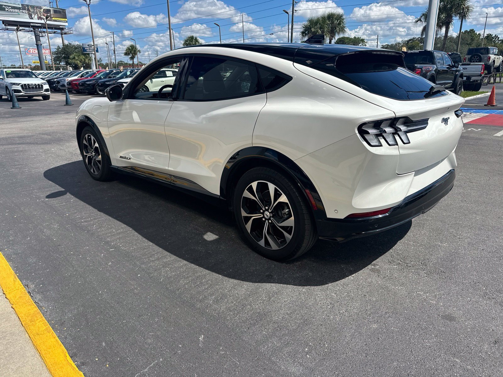 Used 2023 White Metallic Ford Premium image 5