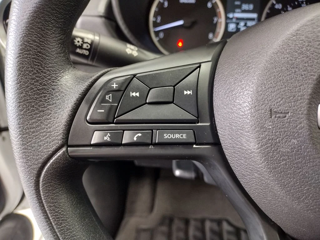 Used 2025 White Nissan 1.6 S image 23