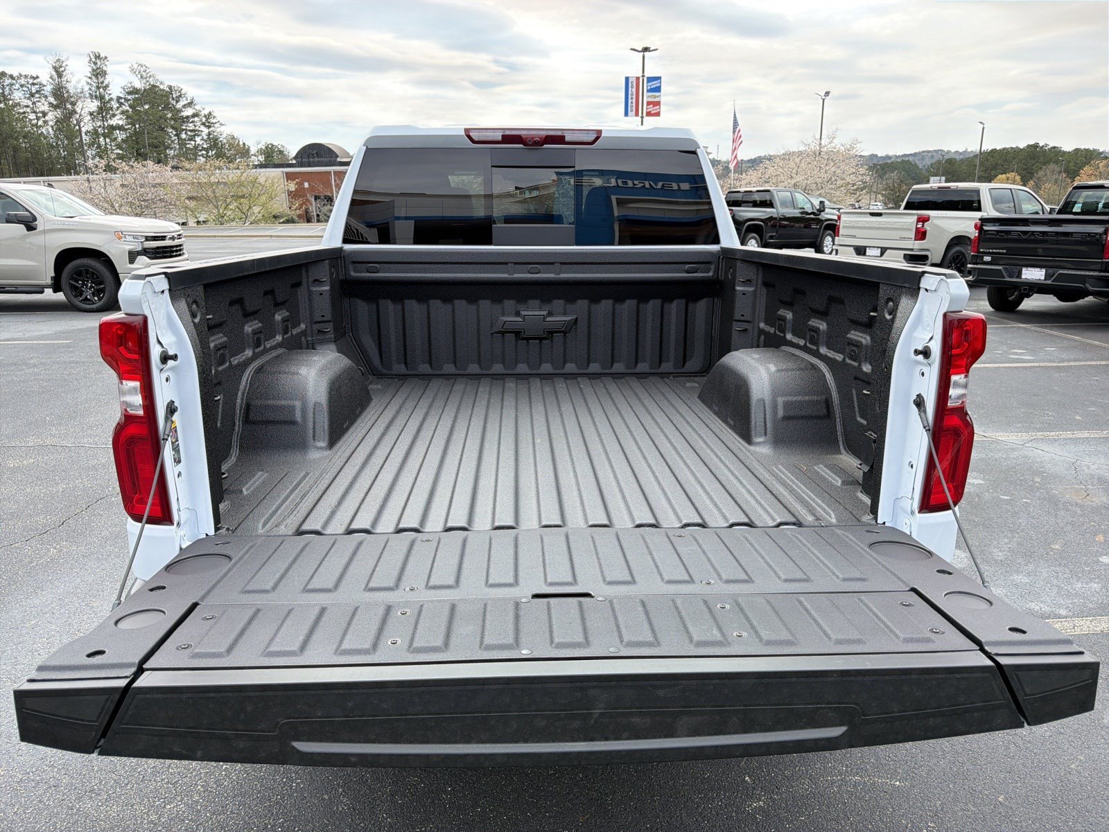 2026 Chevrolet Silverado 1500 LTZ - Photo 18