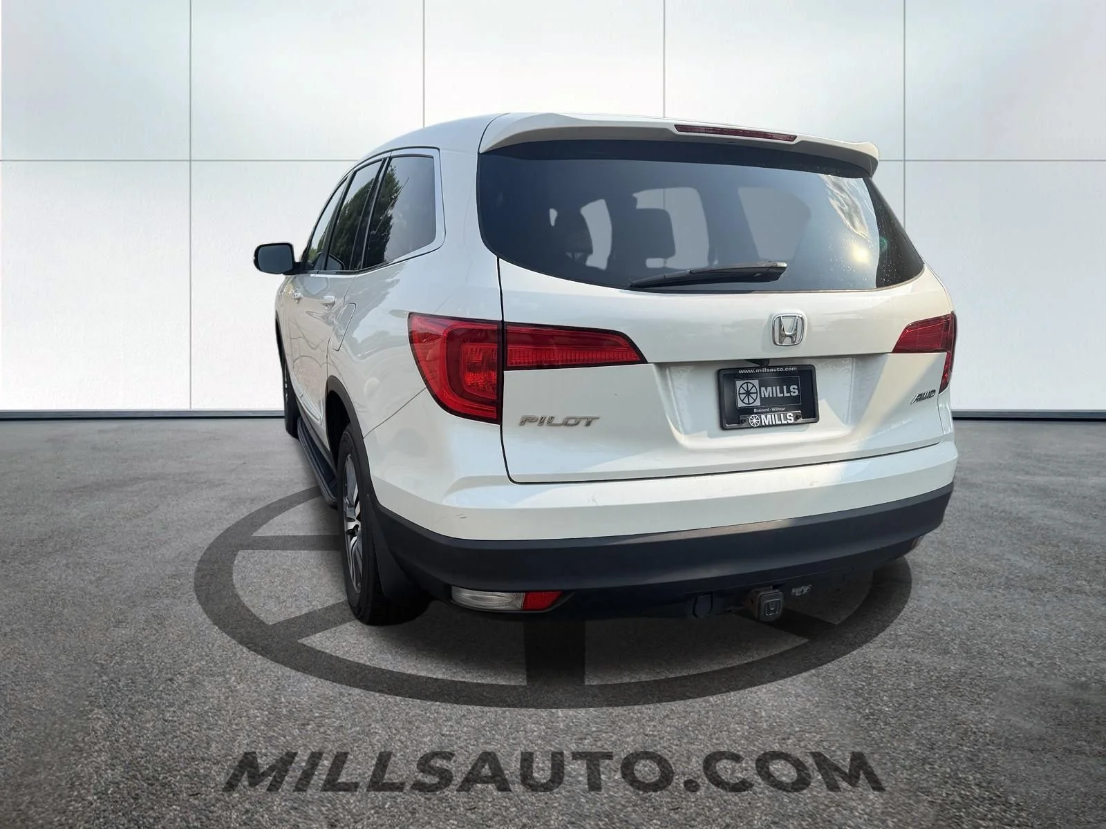 Used 2016 White Diamond Pearl Honda EX-L image 4