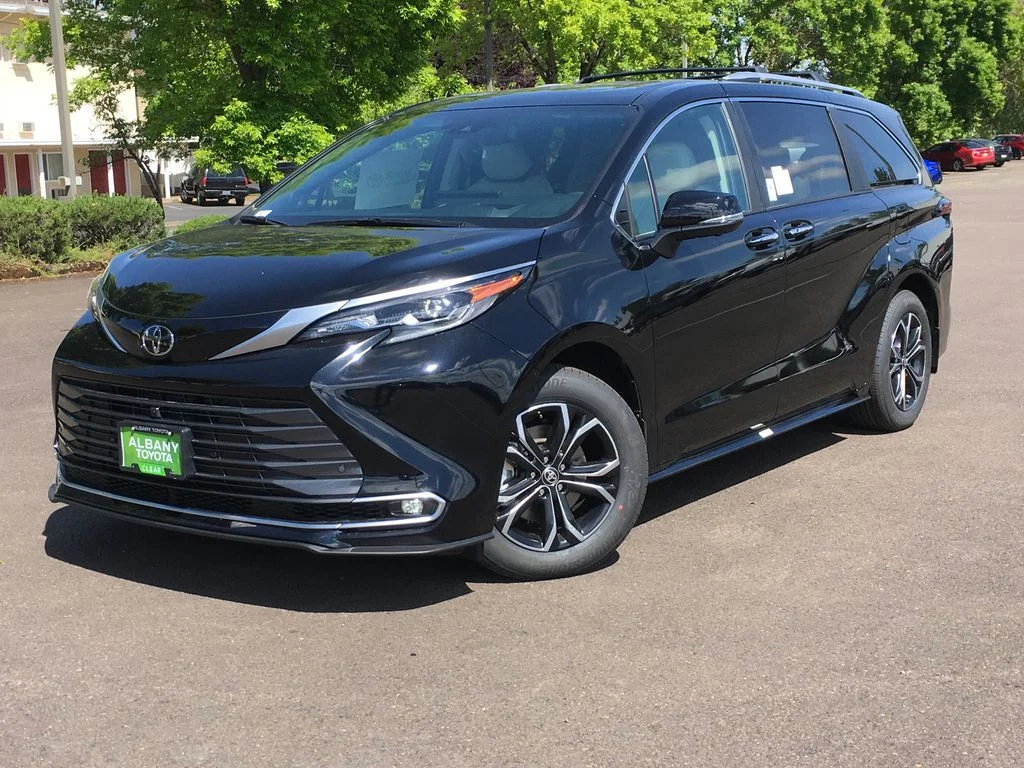 2026 Toyota Sienna Platinum 7-Passenger Hybrid AWD's photo