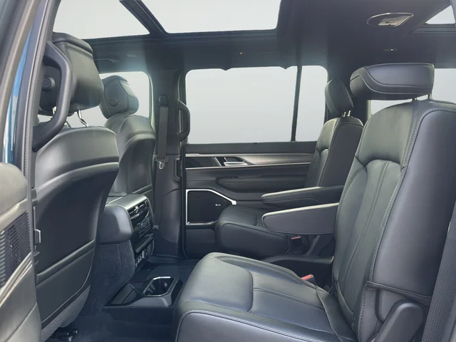 New 2026 Steel Blue Exterior Paint Jeep Limited Reserve image 13