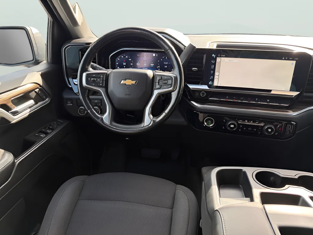 Used 2022 Gray Chevrolet LT image 31