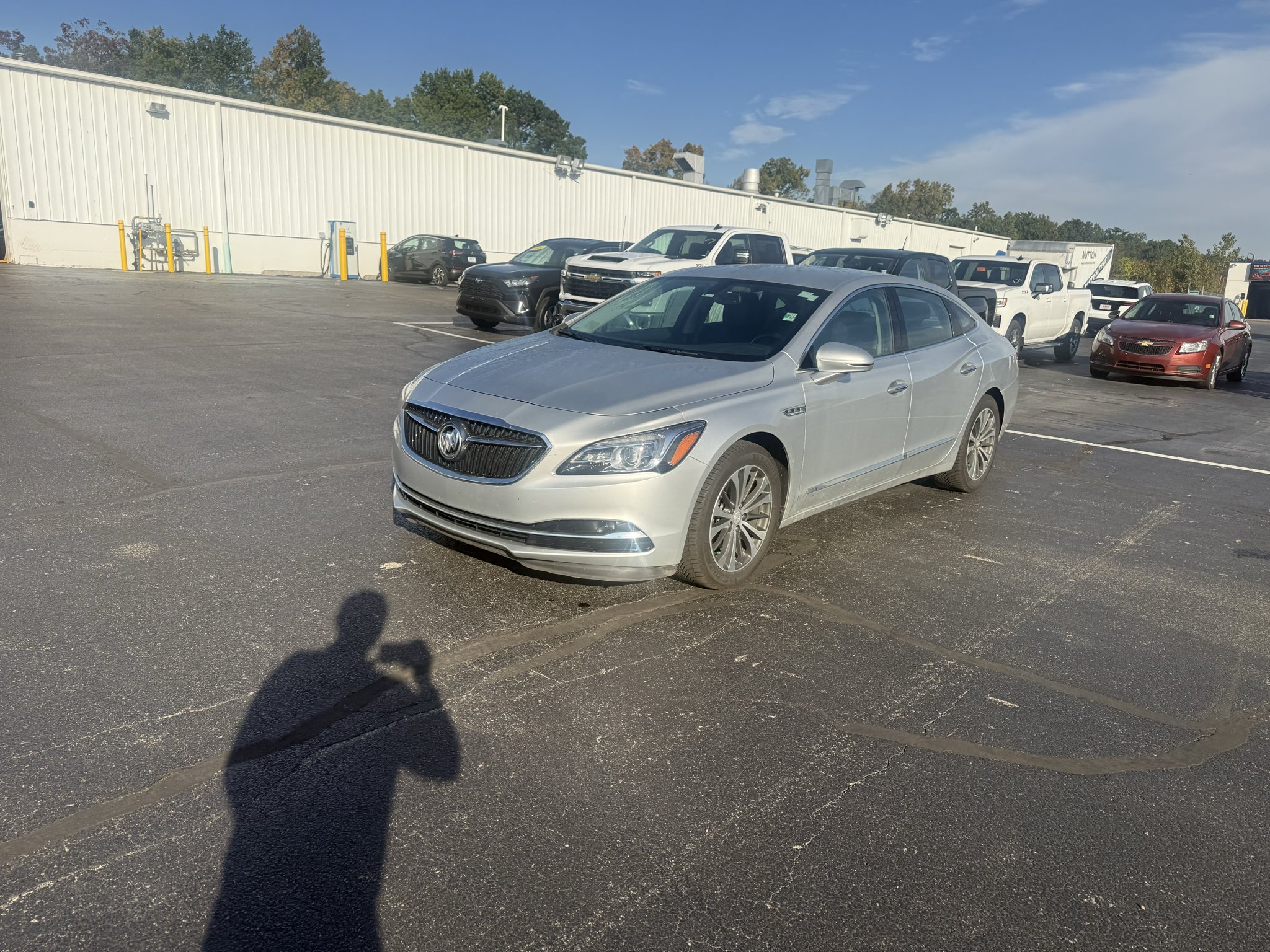Used 2017 QUICKSILVER METALLIC Buick Essence image 2