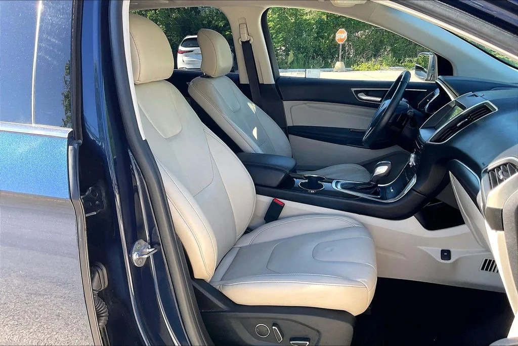 Used 2017 Blue Ford Titanium image 6