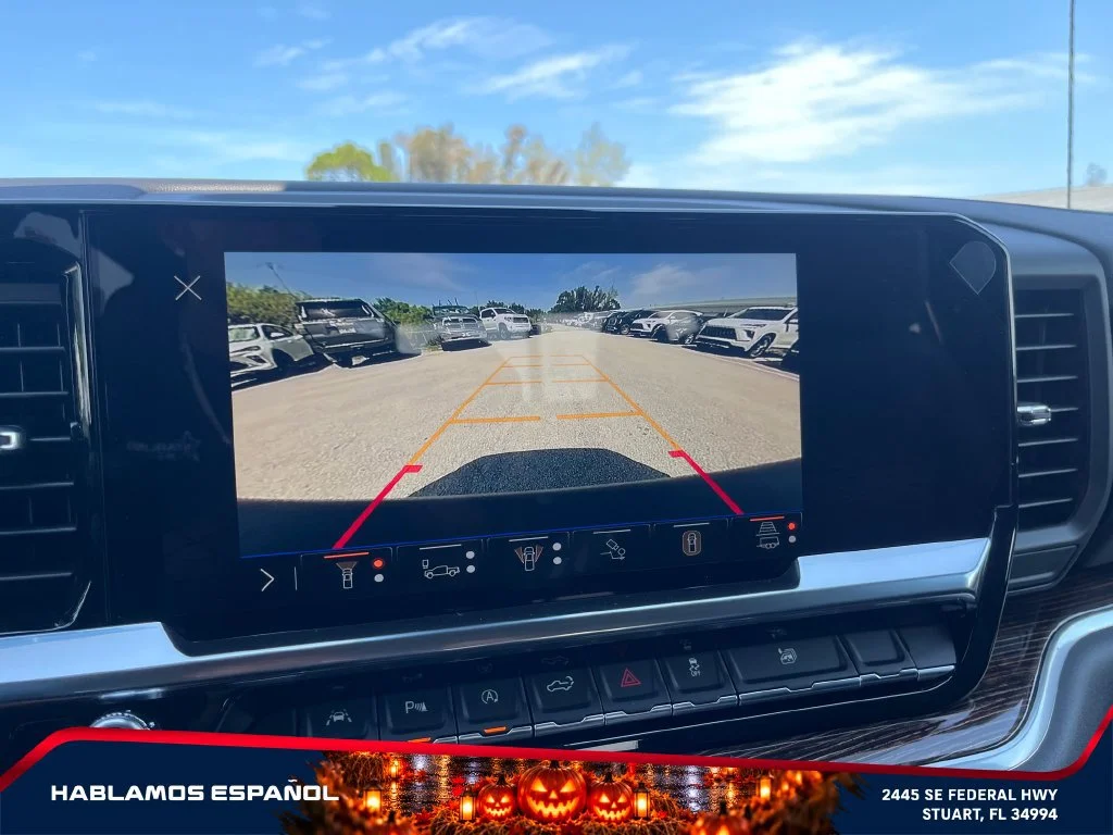 New 2026 Sterling Metallic GMC Elevation image 32