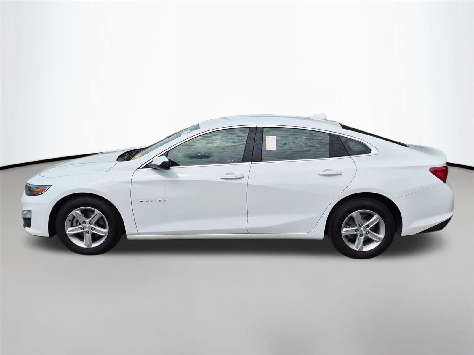 Used 2024 Summit White Chevrolet LT image 2