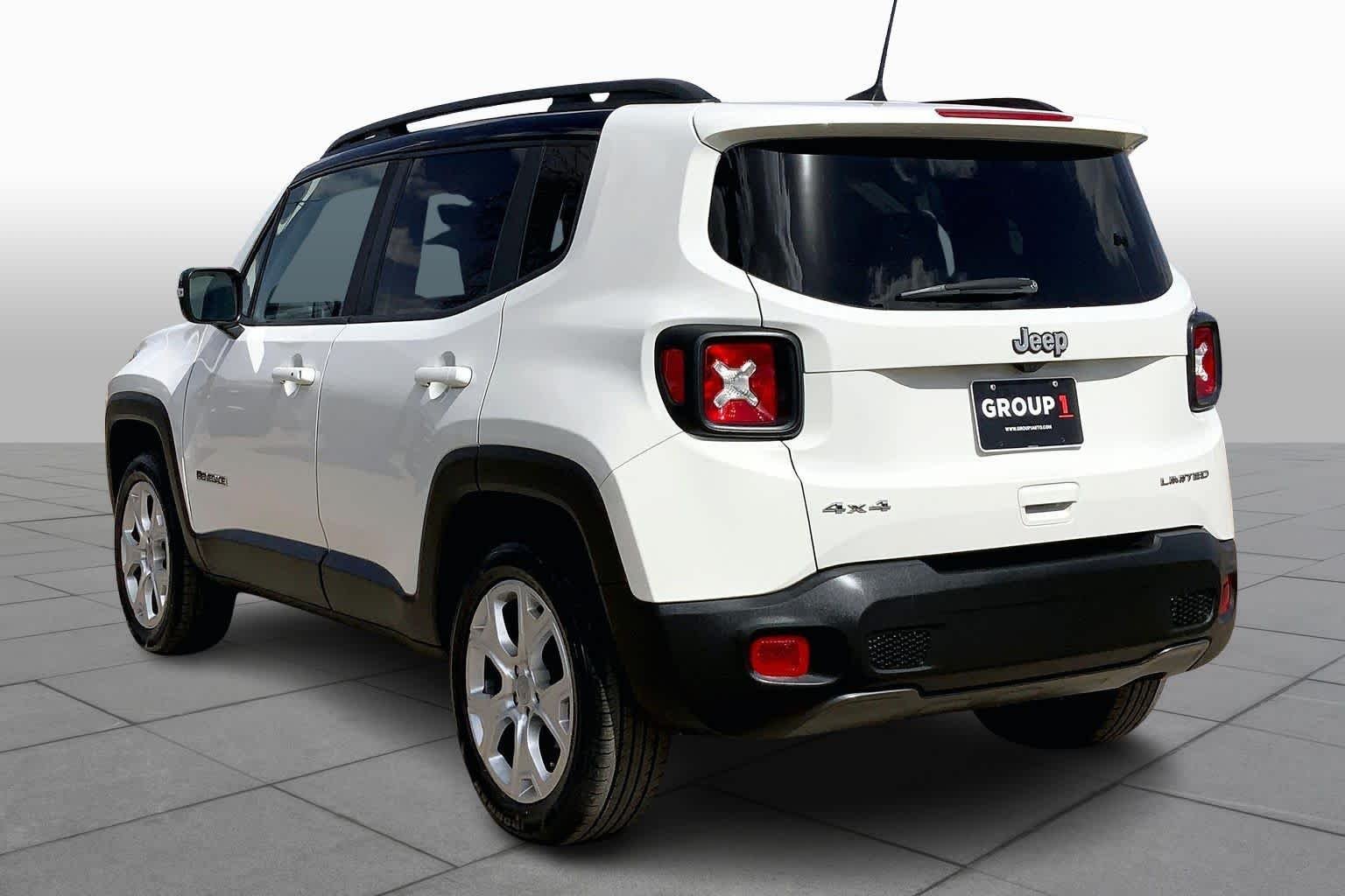 Used 2022 Alpine White Clearcoat Jeep Limited image 12