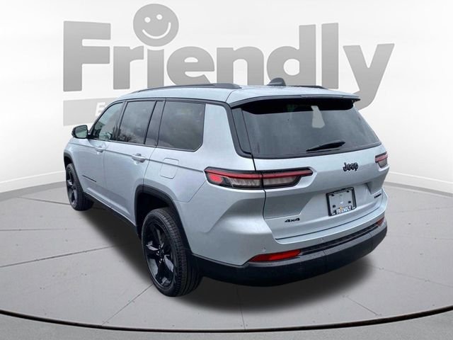 Used 2023 Silver Jeep Limited image 7