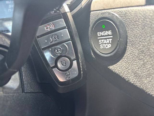 Used 2022 Blue Ford SE image 22