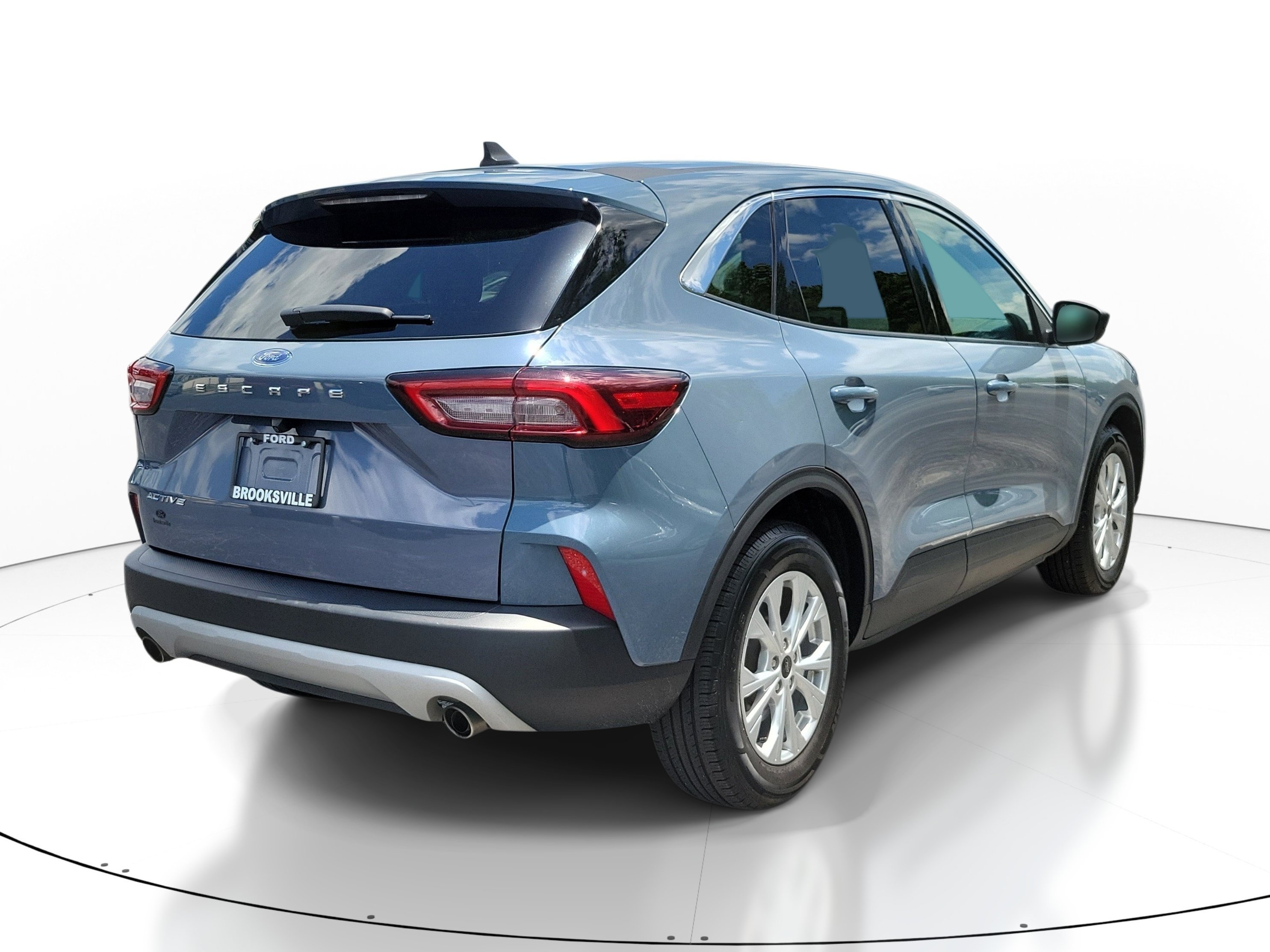 Used 2024 Vapor Blue Ford Active image 5