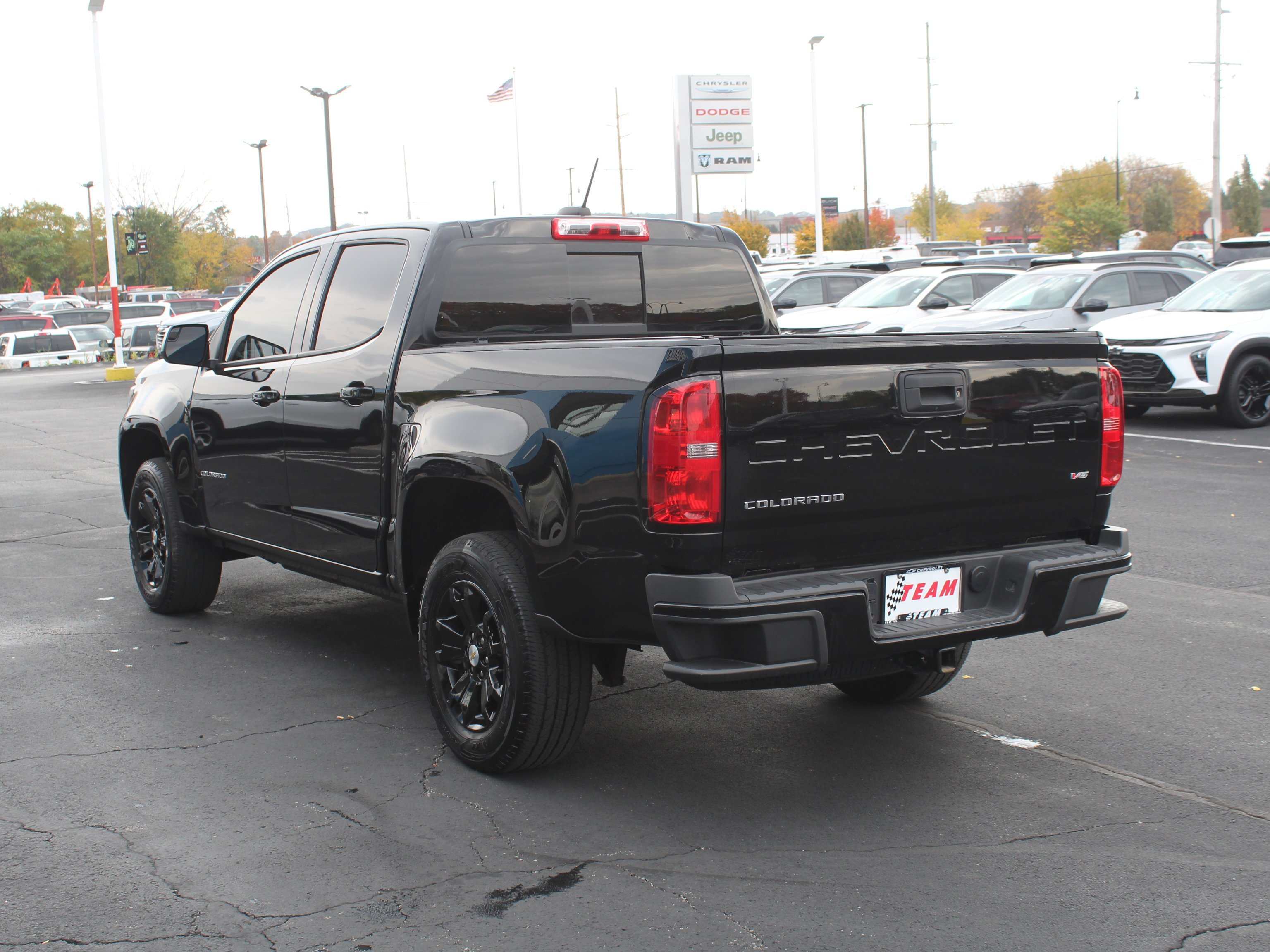 Used 2022 BLACK Chevrolet 2WD LT image 8