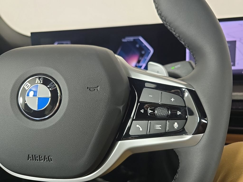 2025 BMW 3 Series 330i - Photo 21