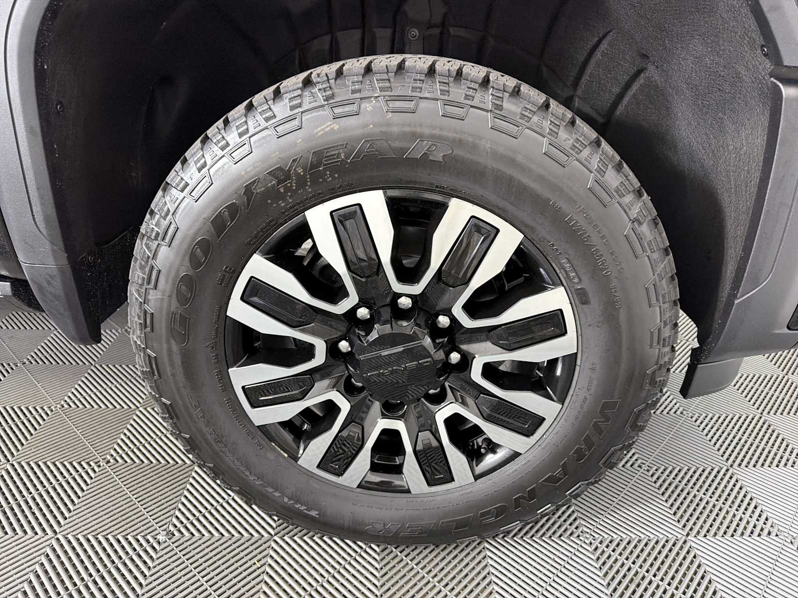 2026 GMC Sierra 2500HD Denali Ultimate - Photo 10