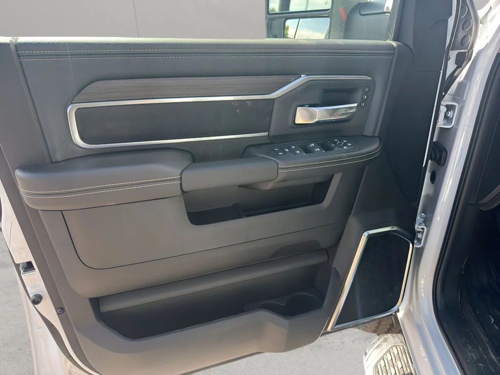 New 2026 Bright White Clear-Coat Exterior Paint RAM Laramie image 19