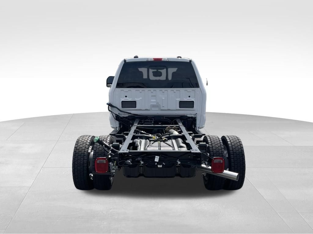 New 2026 Oxford White Ford F-450® XL image 11