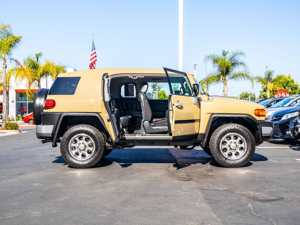 Used 2012  Toyota Base image 19