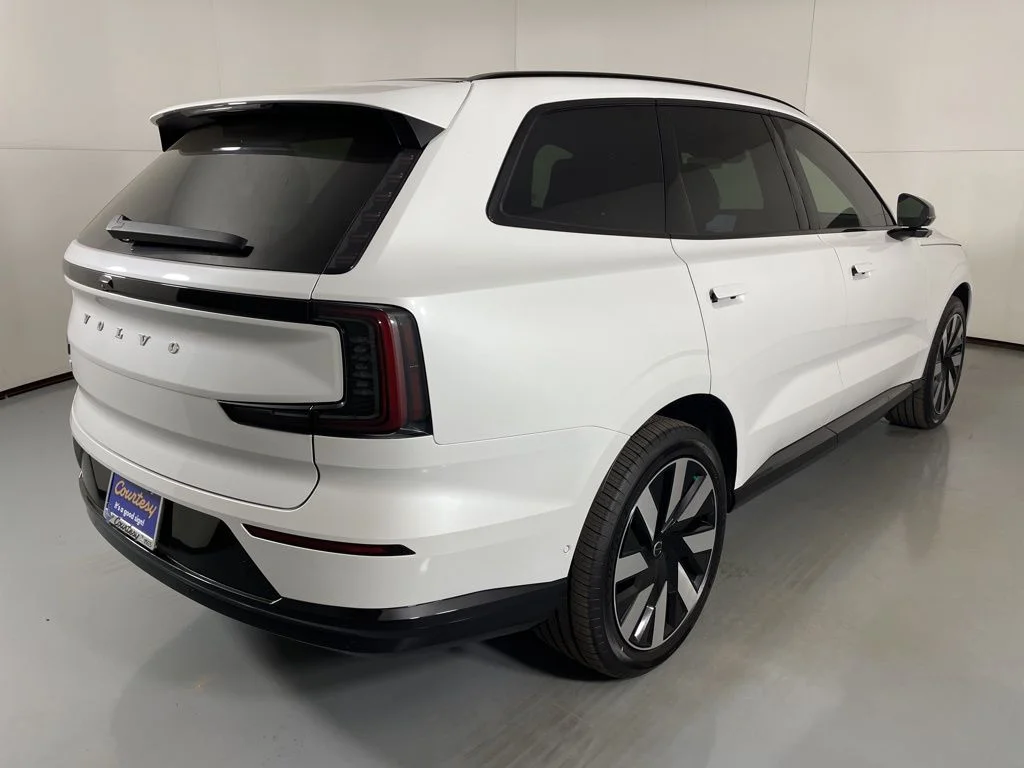 Used 2025 White Volvo Twin Motor Performance Plus image 8