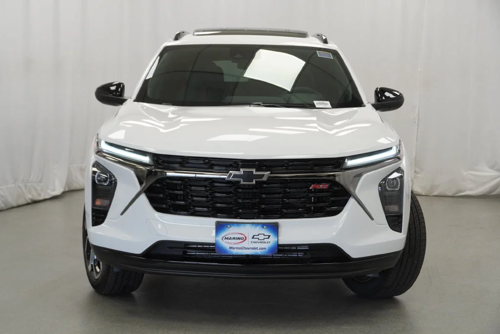 New 2026 Summit White Chevrolet 2RS image 12