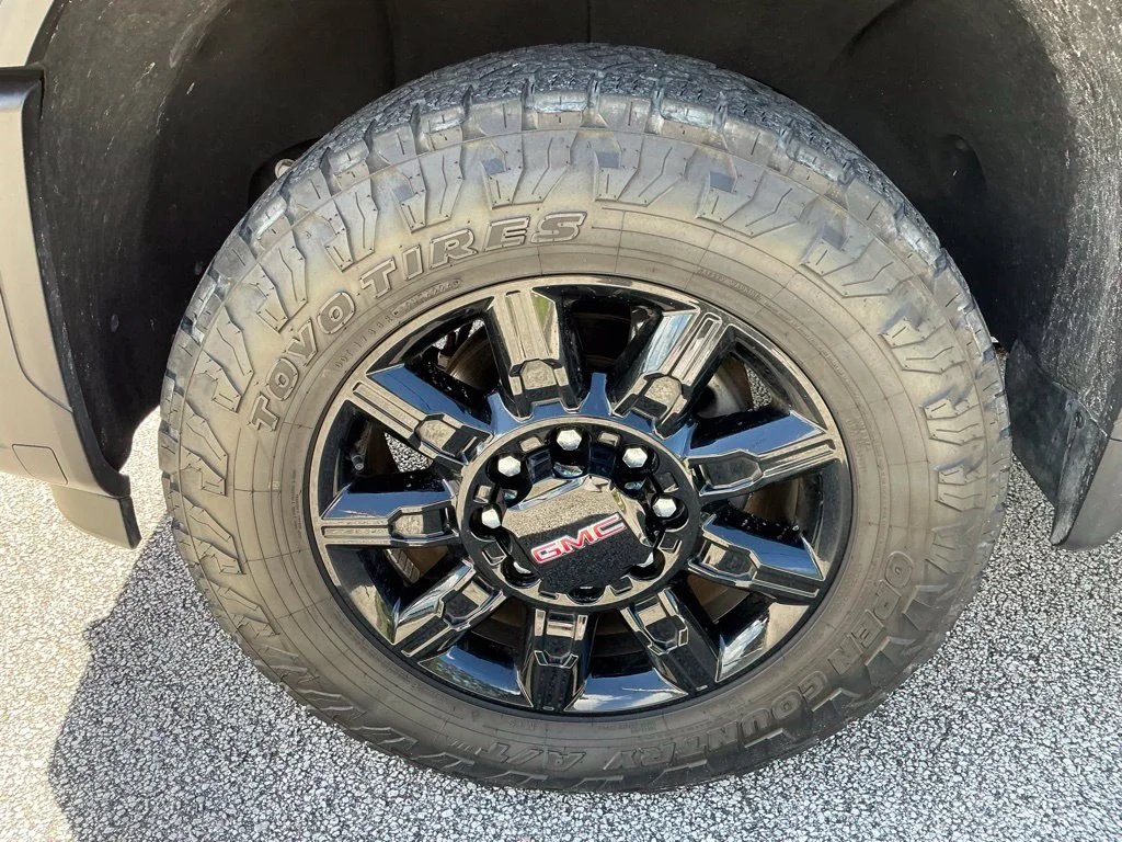 Used 2025 White GMC Pro image 21