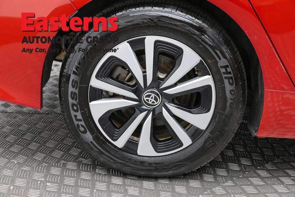 Used 2018 Red Toyota Advanced image 31