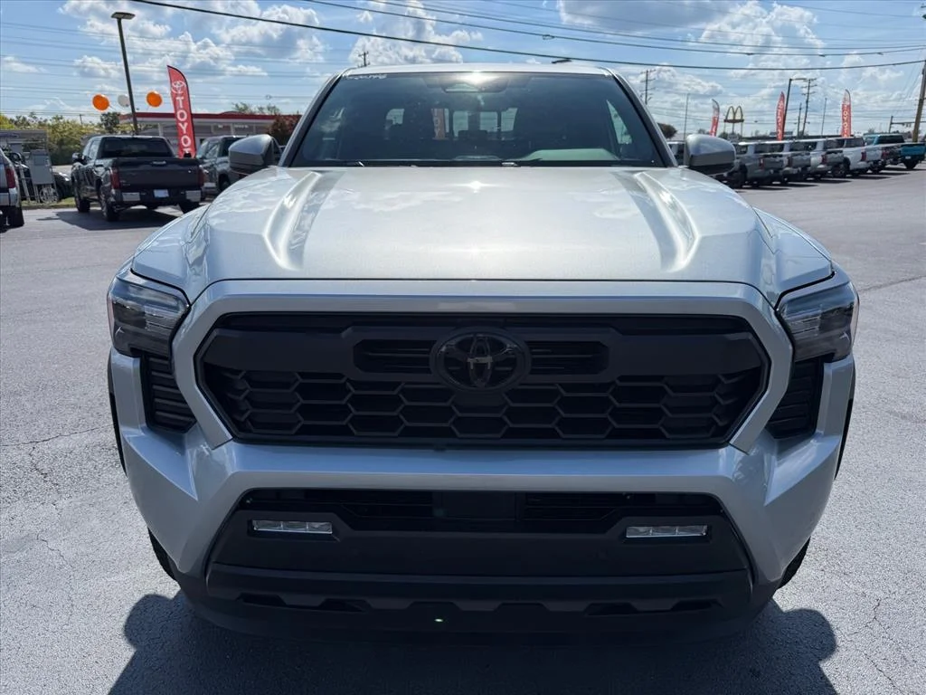 2026 Toyota Tacoma TRD Off Road - Photo 2