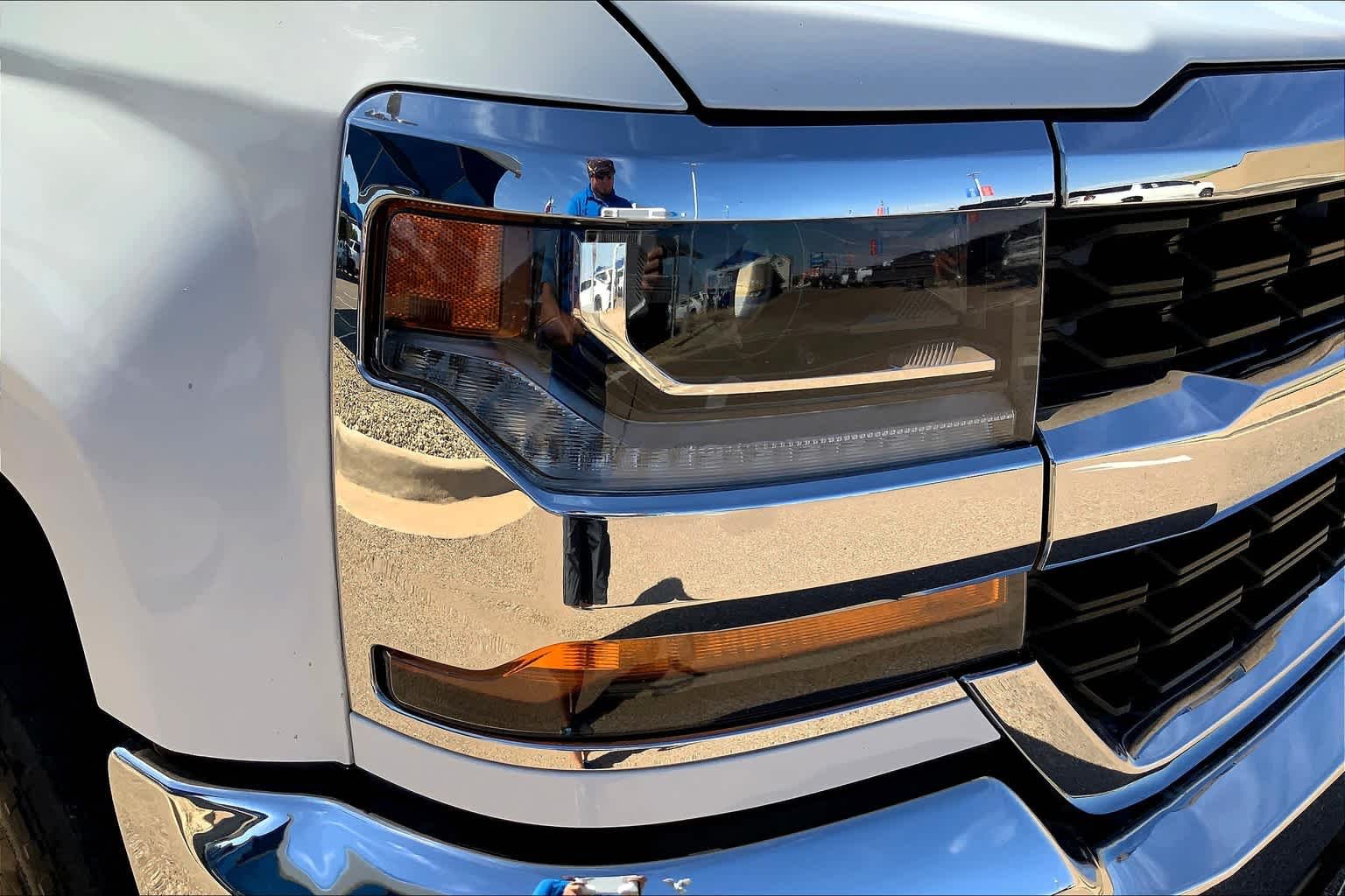 Used 2017 Summit White Chevrolet LT image 28