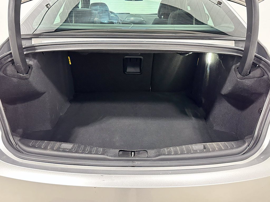 Used 2017 Silver Lincoln Reserve image 5