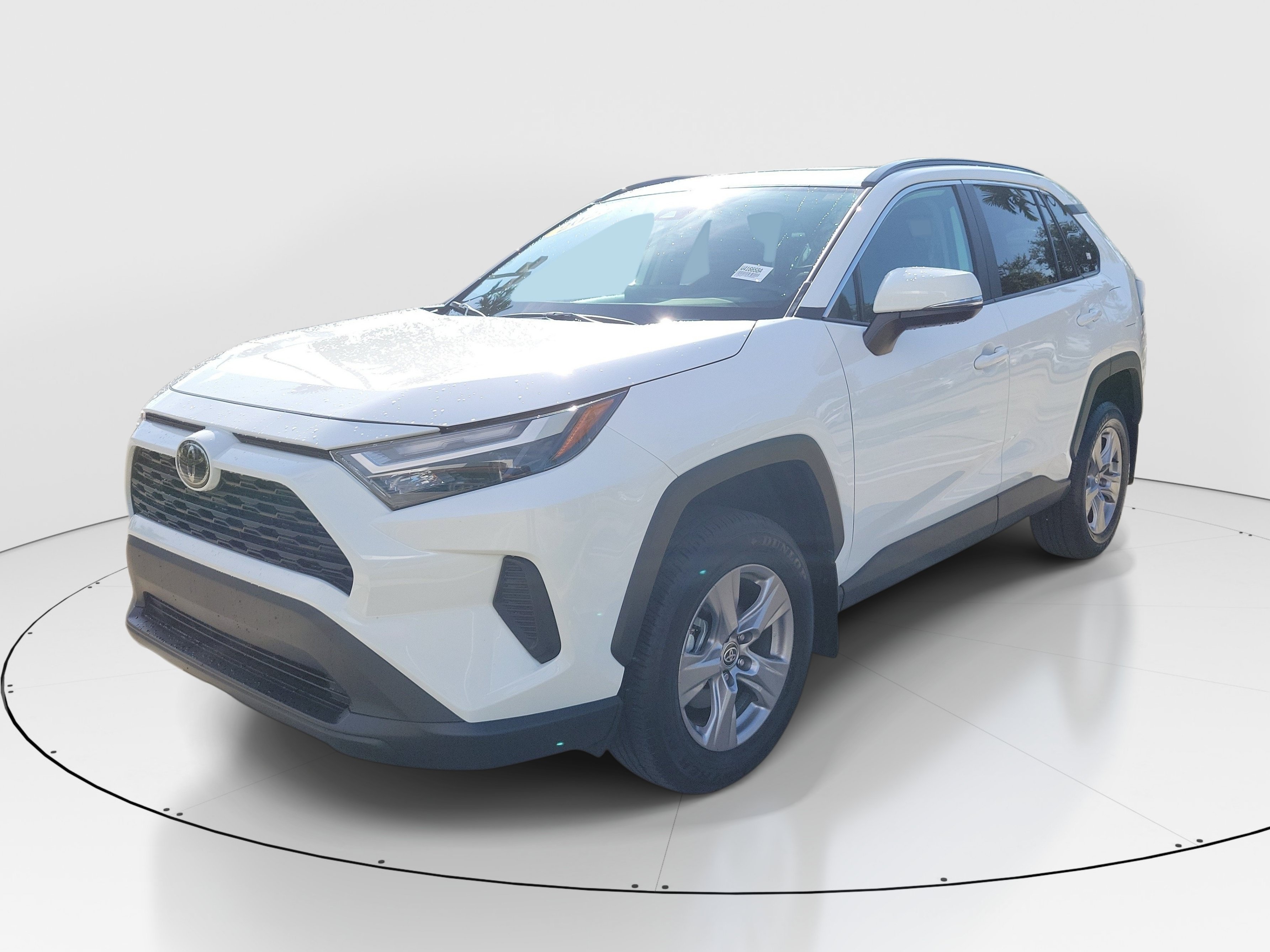 Certified Used 2025 Ice Toyota XLE image 3