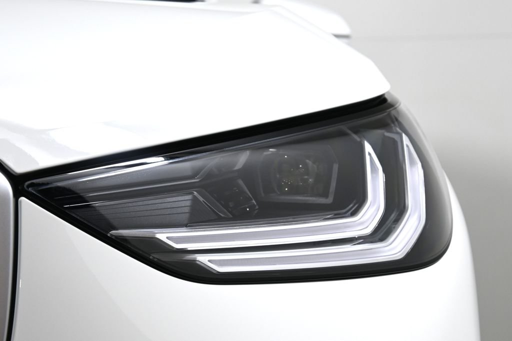 Used 2026 Alpine White BMW 30 xDrive image 11