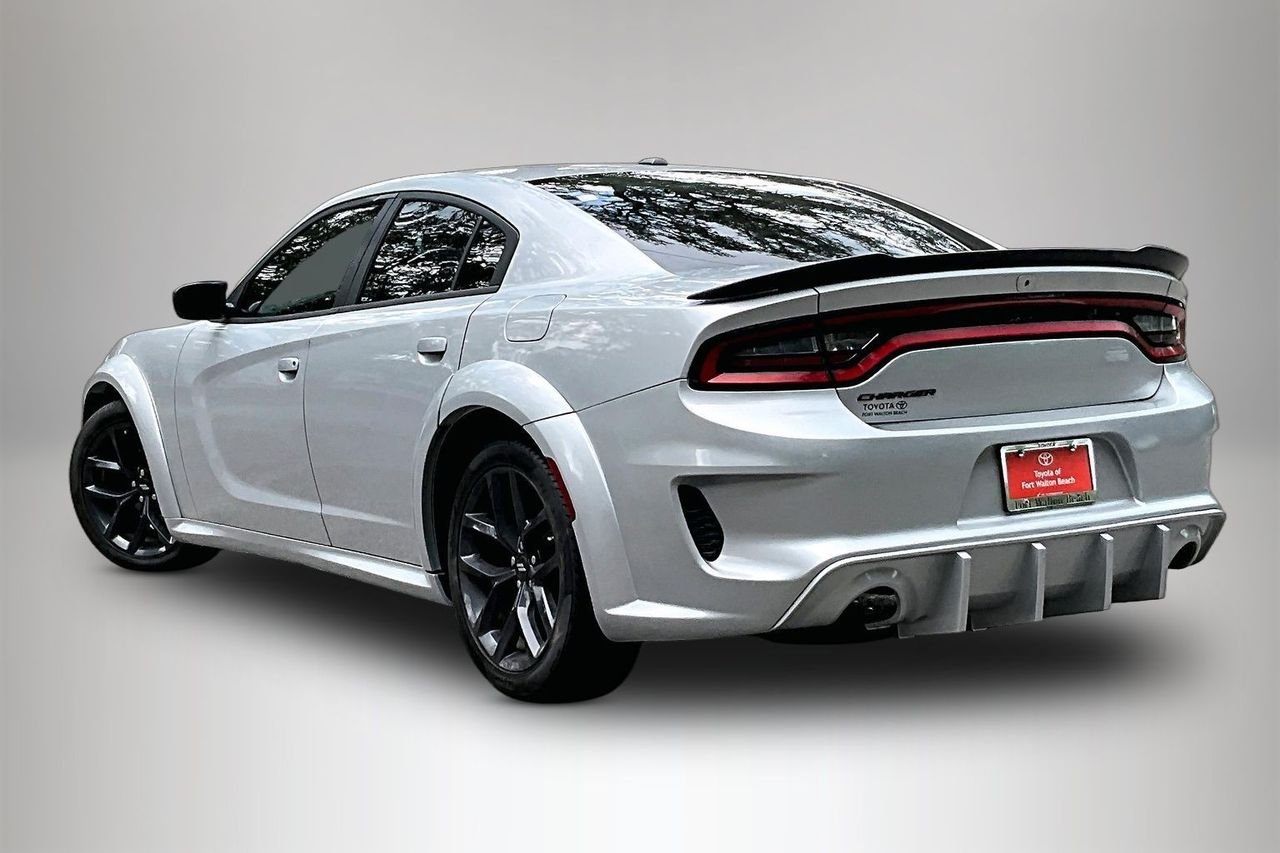 Used 2020 Silver Dodge SXT image 4