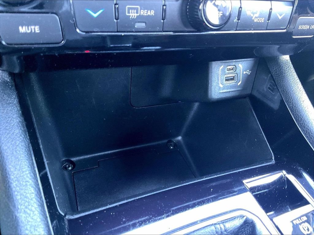 Used 2024 Gray Jeep Limited image 26