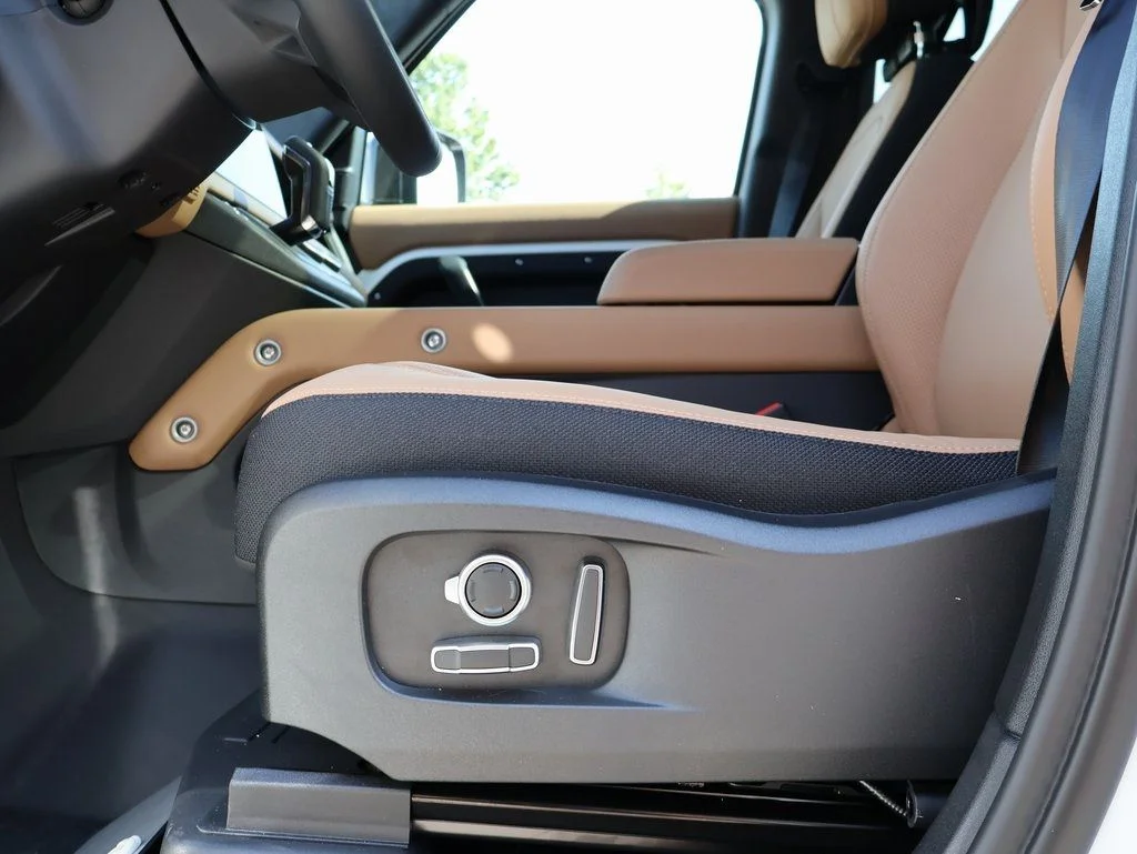 2025 Land Rover Defender V8 - Photo 36