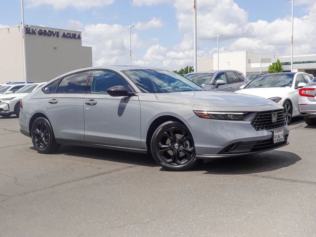 Used 2025 Urban Gray Pearl Honda SE image 5
