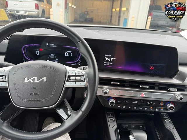 Used 2025 White Kia S image 17