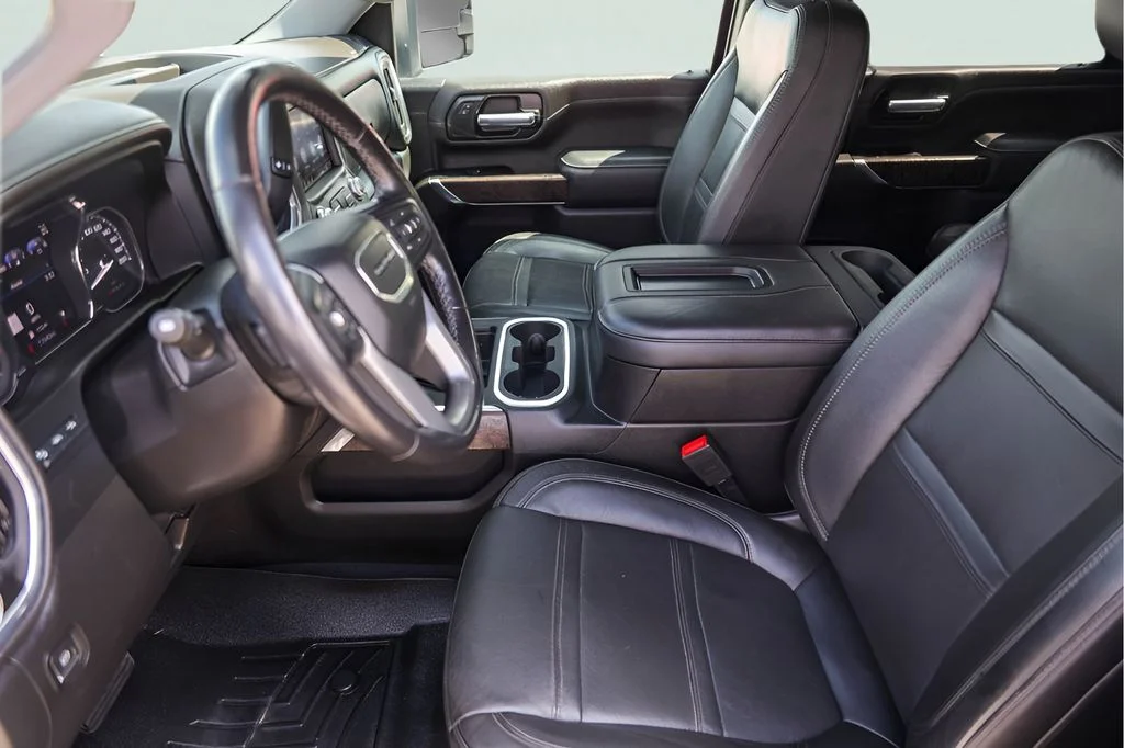 Used 2022 White GMC Denali image 12