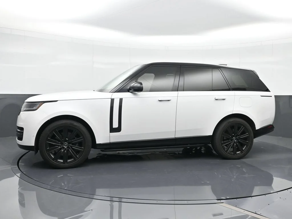 Used 2024 White Land Rover Autobiography image 3