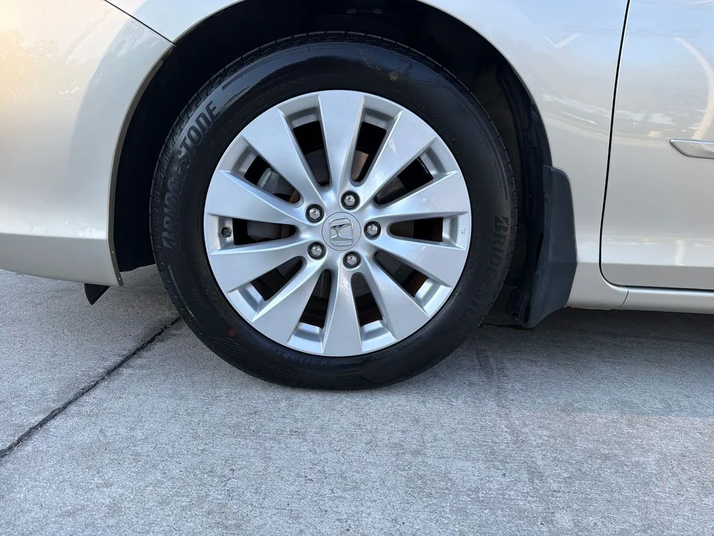 Used 2015 Beige Honda EX-L image 11