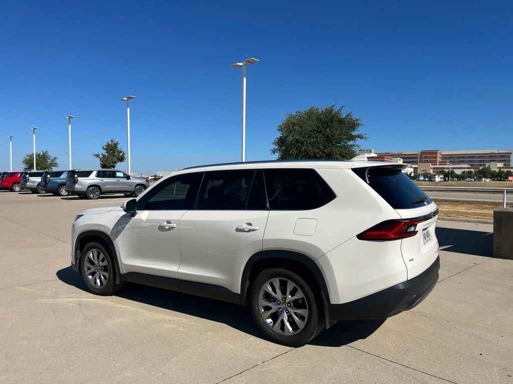 Used 2024 Off-white Toyota Limited image 4