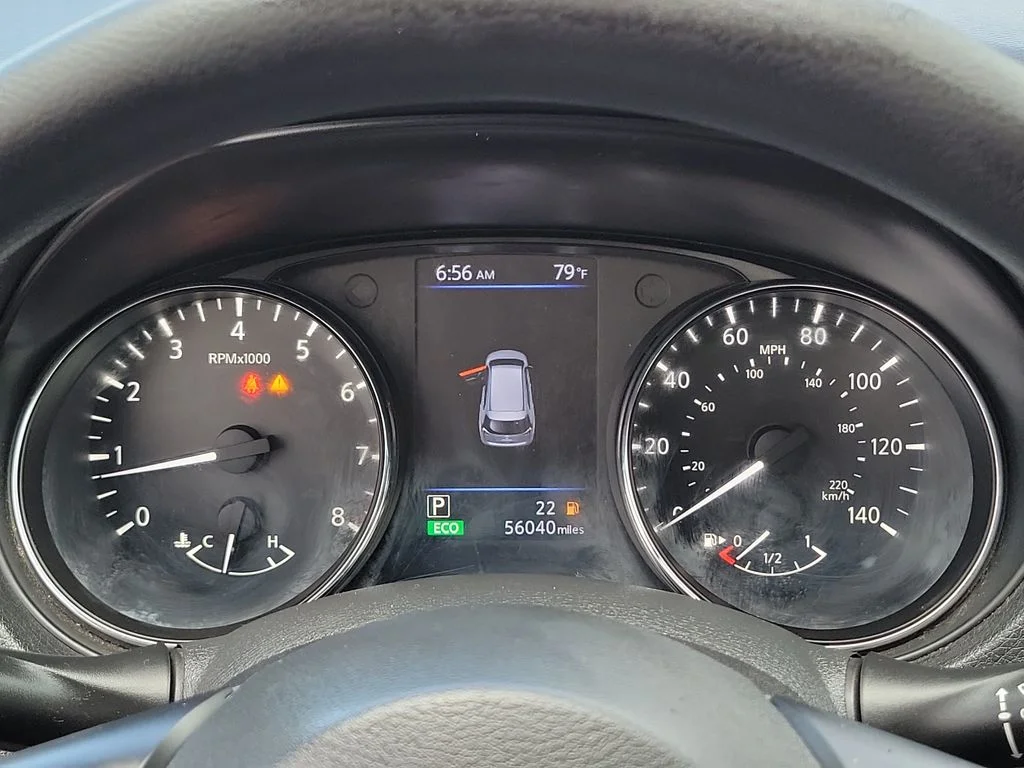 Used 2019 Black Nissan S image 27