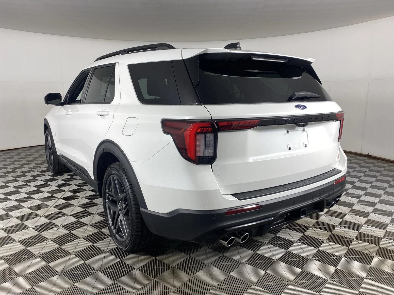 Used 2025 Star White Metallic Tri-Coat Ford ST image 8