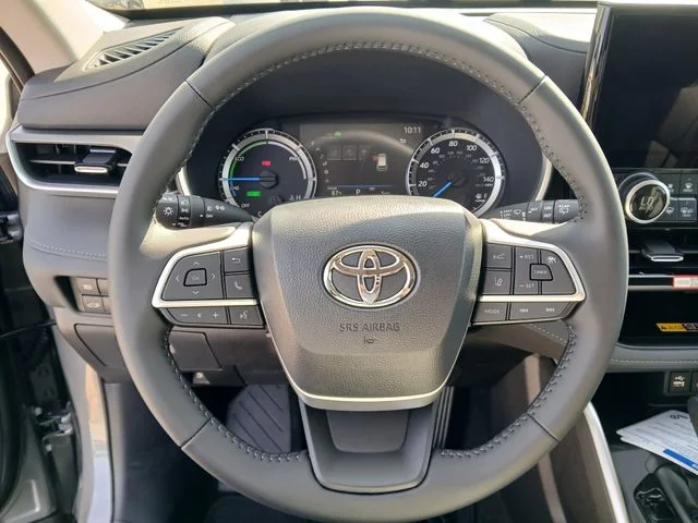 New 2026 Heavy Metal Toyota XLE image 11