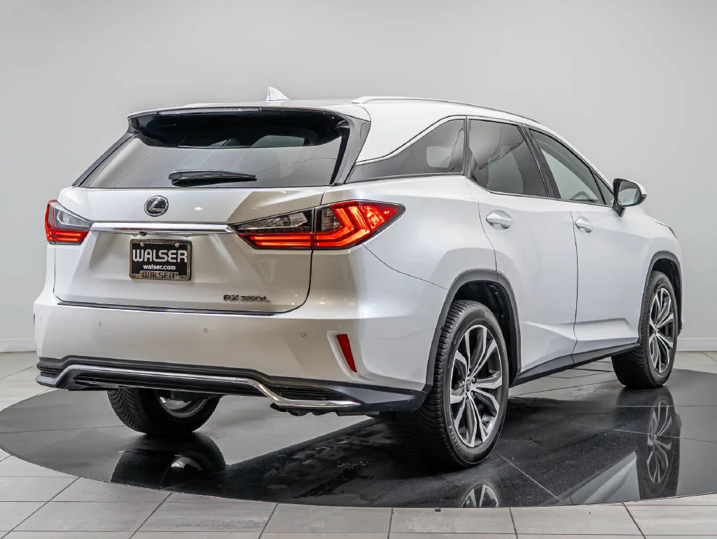 Used 2019 Eminent White Pearl Lexus 350L image 10