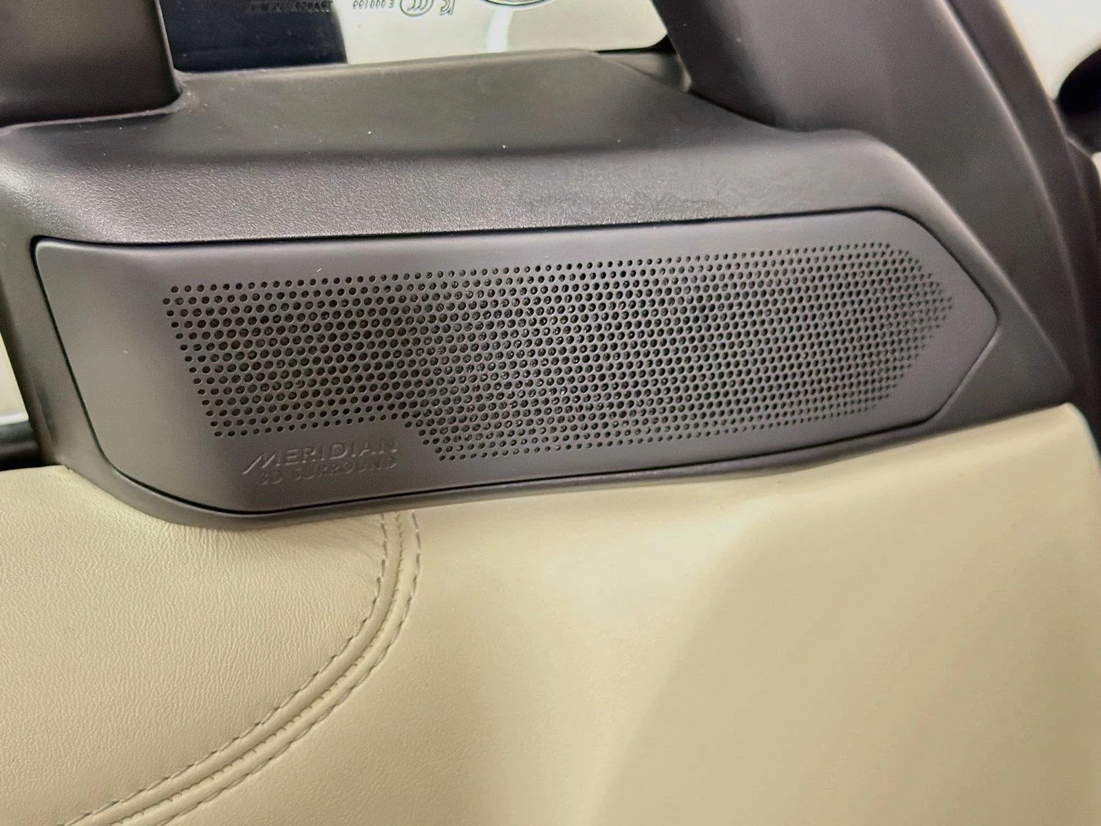 New 2027 Carpathian Grey Land Rover SE image 18