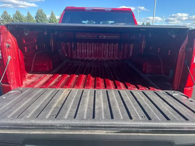 Used 2023 RADIANT RED TINTCOAT Chevrolet RST image 27