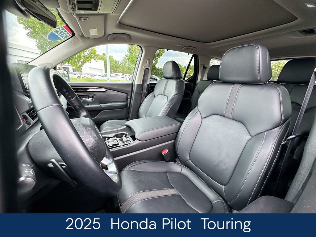 Used 2025  Honda Touring image 14