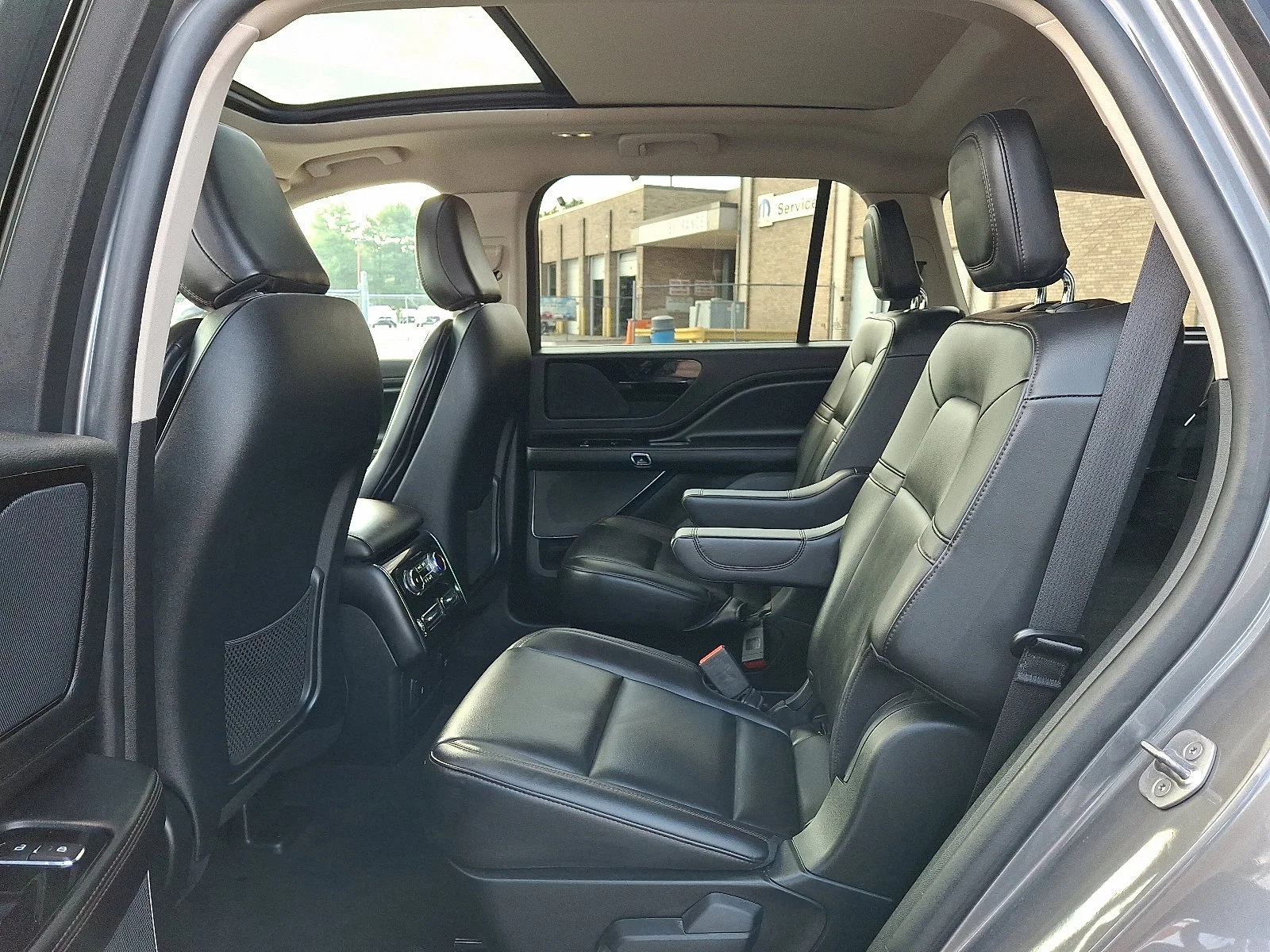 Used 2023 GRAY Lincoln Standard image 11
