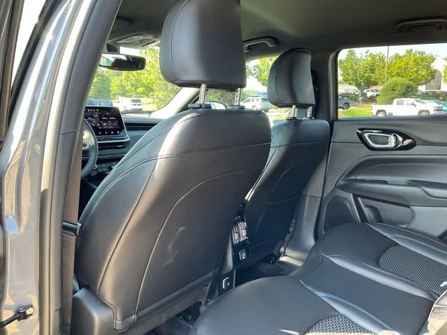 New 2026 Sting-Gray Clearcoat Jeep Latitude image 24