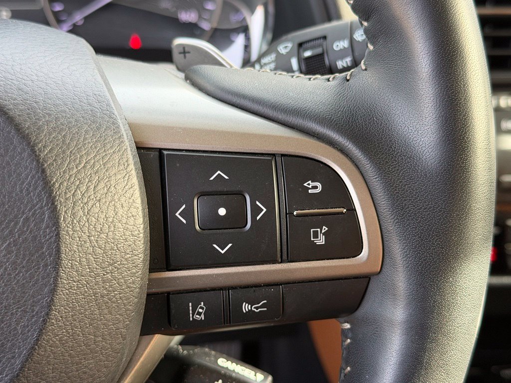 Used 2021 White Lexus 350 image 12